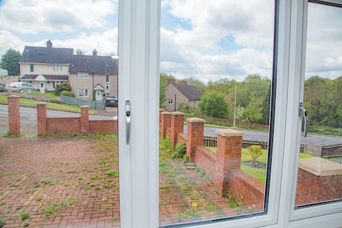 2Bed House- Dudley-Garden-Wifi-Tv