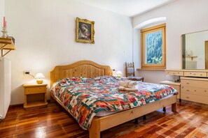 2 عدّة غرف نوم وواي فاي مجانًا وملاءات أسرّة