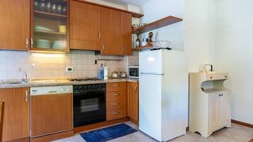 Frigorífic, forn, placa de cuina i rentaplats