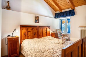 2 bedrooms, free WiFi, bed sheets - Apartment 'Casa Ai Laresi 2' with Private Garden and Wi-Fi (Peio)