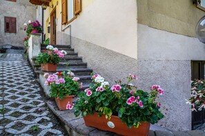 Exterior detail - Apartment 'Casa Ai Laresi 2' with Private Garden and Wi-Fi (Peio)