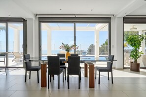 Dining - Villa 'Palacio Nazari' with Private Pool, Wi-Fi and Air Conditioning (Malaga)
