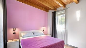 1 chambre, fer et planche à repasser, Wi-Fi gratuit, draps fournis