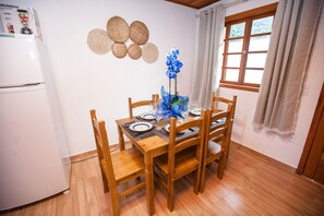 غرفة لتناول الطعام