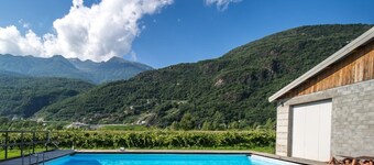 Studio apartment 'Agriturismo L'isola Del Cavallo 4' with Mountain View, Shared Garden and Wi-Fi