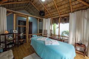 Spa - Walk to the beach & restaurants @ Las Terrenas for 10! (Las Terrenas)