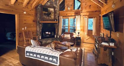 Black Bear Hollow, your perfect 2bed 2bath escape in Cherry Log, Georgia!