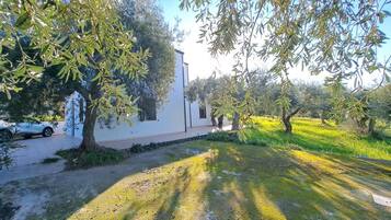 Villa, 3 Bedrooms, Private Pool, Mountain View | Property grounds