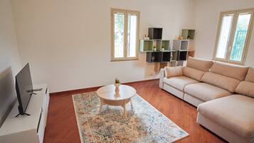 Villa, 3 Bedrooms, Private Pool, Mountain View | Living area