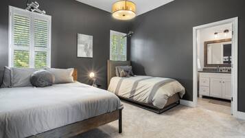 4 bedrooms, desk, iron/ironing board, free WiFi