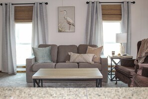 Living area - Century Cafe Flat (Kewaskum)