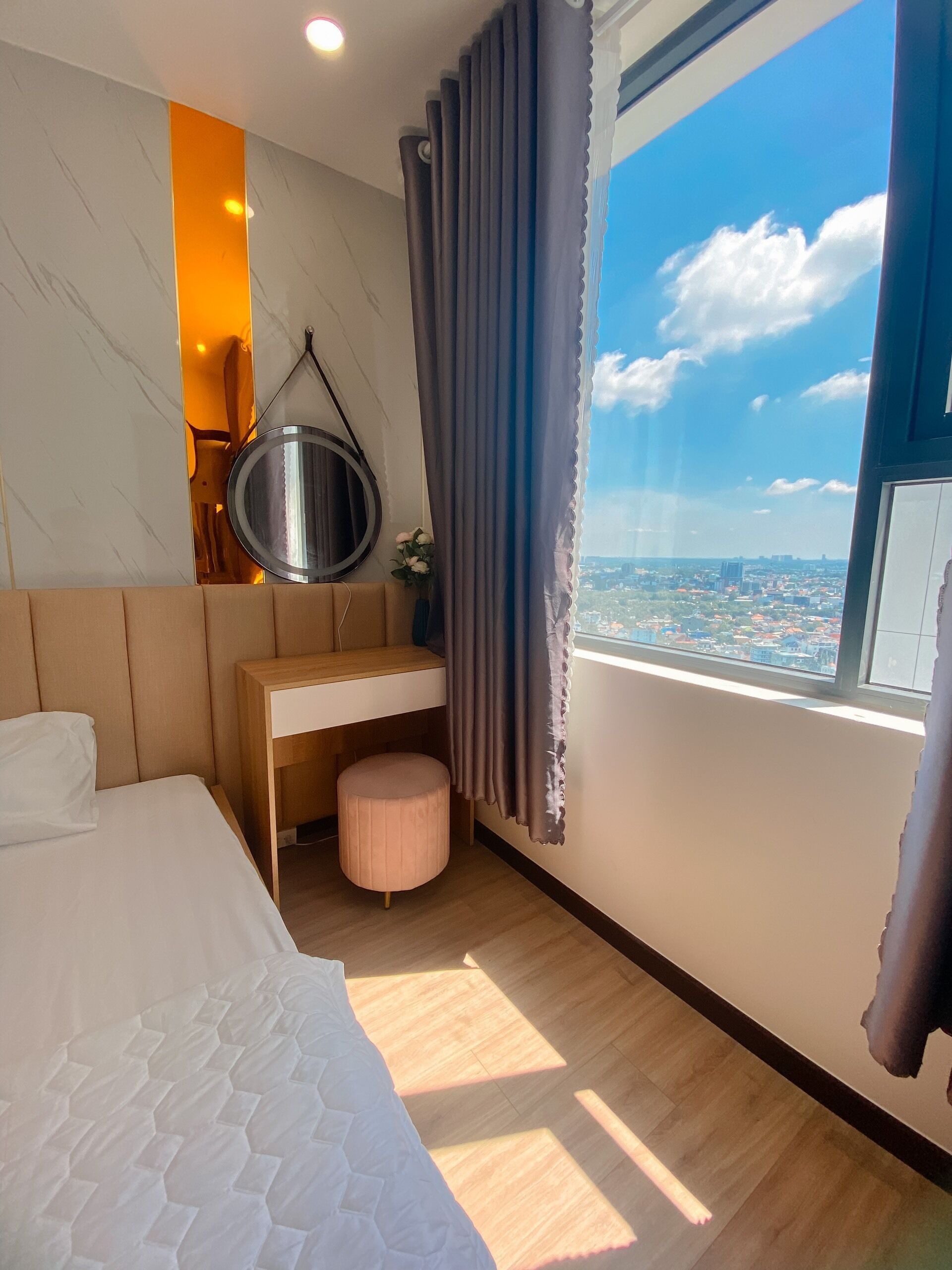 Premium bedding, in-room safe, individually decorated, desk