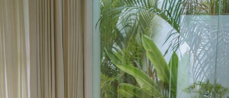 1 bedroom, in-room safe, desk, iron/ironing board