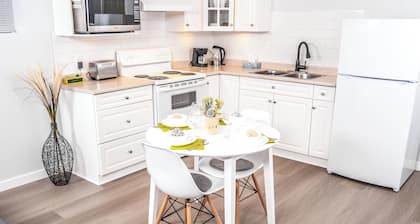 Modern, clean & private 1BR suite. Up to 3 guests.