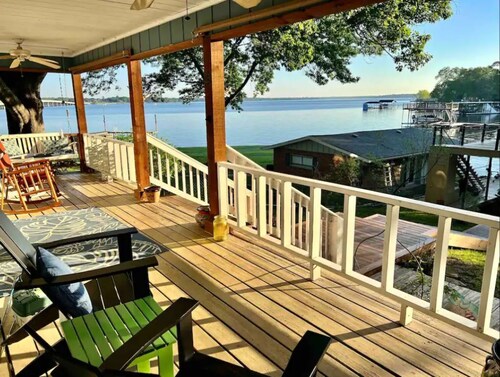 Family friendly Wisdom Tree Lake House