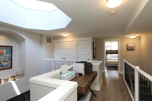 Interior - On the water, sleeps 12-14 people, with pool! (Kelowna)