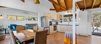 A cozy home located in the coastal village Corindi Beach