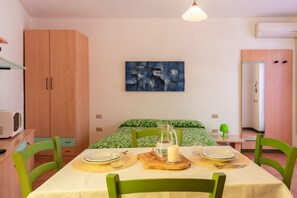 Appartement, meerdere slaapkamers, balkon | Dineren