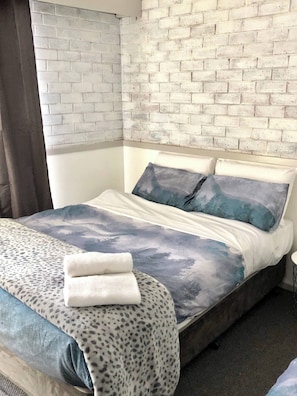 3 bedrooms, individually decorated, individually furnished