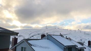 Apartment, 3 Bedrooms, Balcony, Mountain View | Exterior