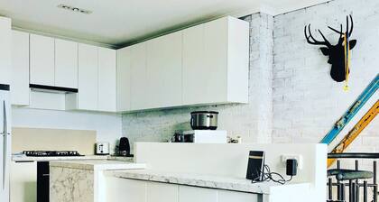 24 Hotham 3 Bedroom Renovated Apartment