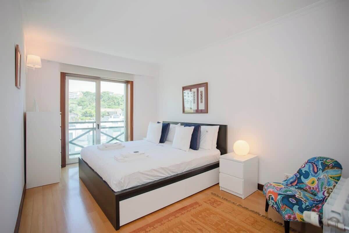 3 habitaciones, tabla de planchar con plancha, wifi y ropa de cama 