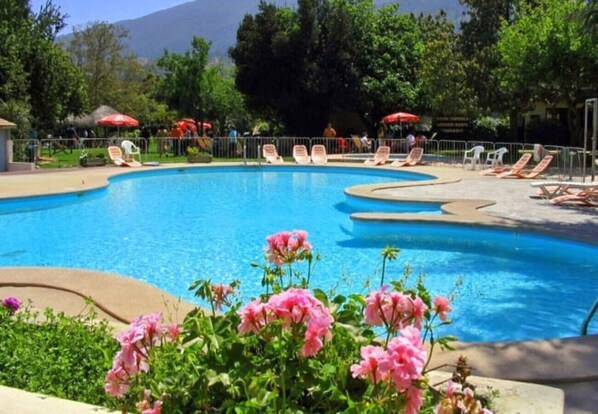 Pool - Cabaña Familiar Olmué
Espacio unico para descansar,relajarse y divertirse. (Olmué)