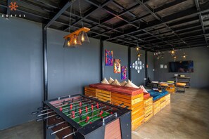 Living area - Zostel Plus Poombarai (Kodaikanal) (Kodaikanal)