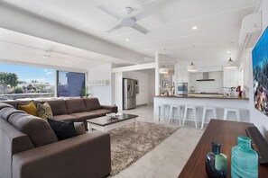 Een televisie en videogames