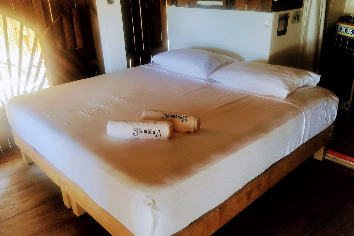 Elite Room, 1 Bedroom, Beach View | 1 bedroom, premium bedding, down comforters, free WiFi
