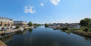 Exterior - Train Station Serenity (Staines)