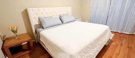 3 bedrooms, in-room safe, iron/ironing board, WiFi