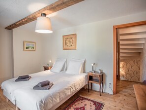 4 soverom, strykejern/-brett og internettilgang