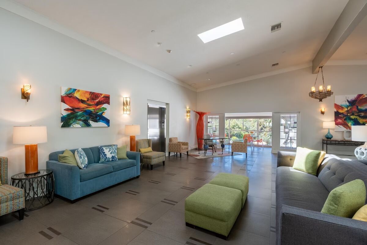Relax And Unwind In San Clemente's Coastal Gem | 2 Deluxe Units | Outdoor Pool - San Clemente, CA