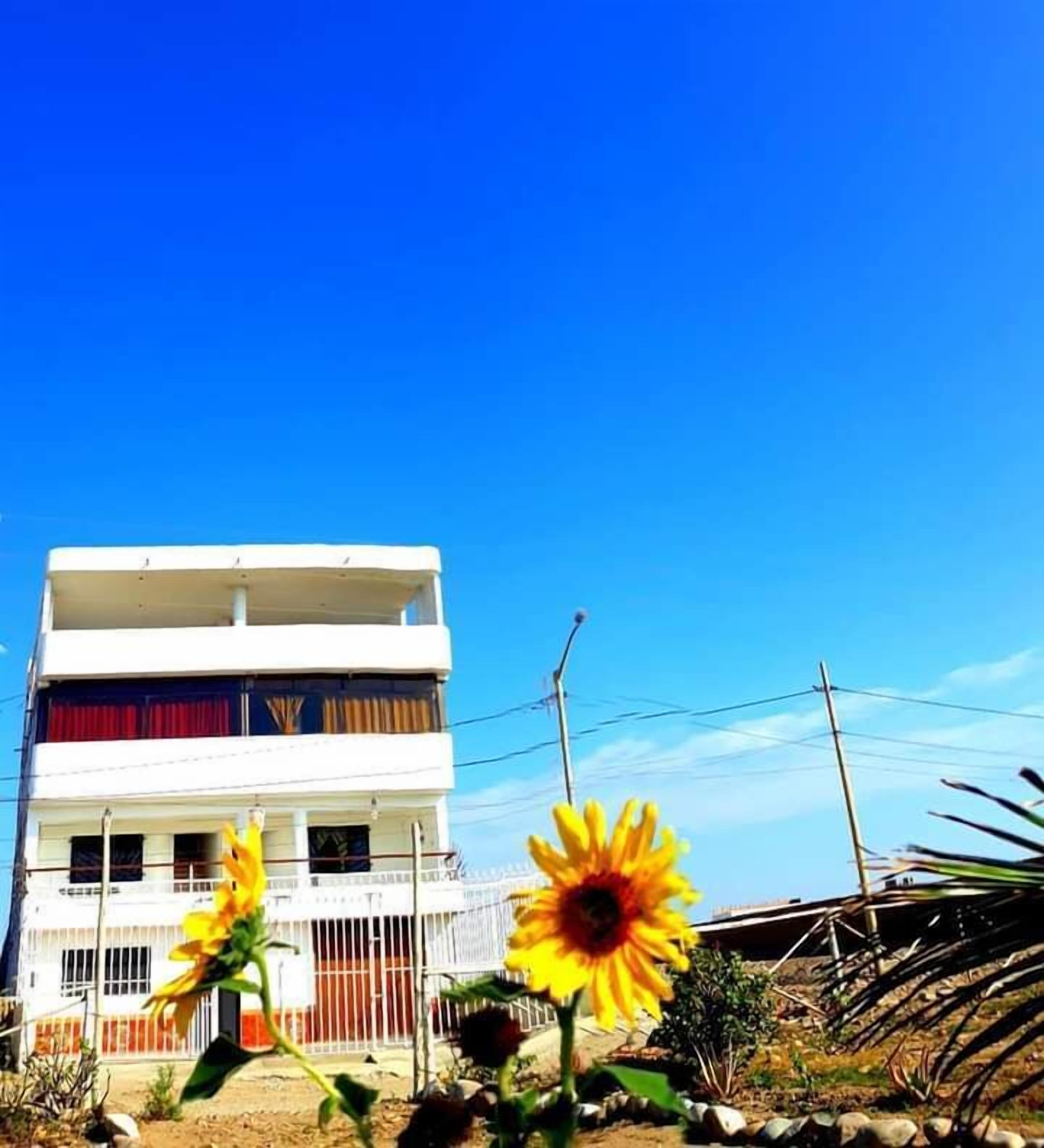 Mặt tiền nơi lưu trú