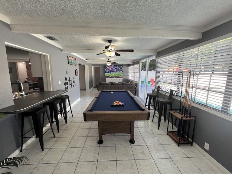 Sleeps 30 Large Heated Pool Home, 10 Min To Hard Rock And 22 Minutes To Beach - Miramar, FL