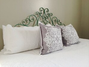 2 bedrooms, desk, iron/ironing board, travel cot