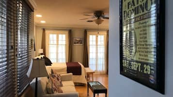 Iron/ironing board, free WiFi, bed sheets