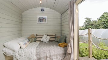 1 Schlafzimmer, individuell dekoriert, individuell eingerichtet