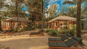 1 bedroom, premium bedding, minibar, in-room safe