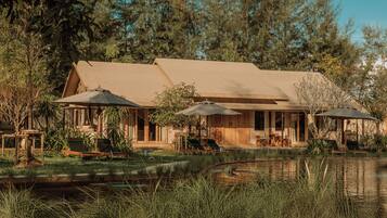 2 Bedroom Lagoon Pool Tent | Terrace/patio