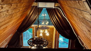 Deluxe Bungalow | 1 bedroom, desk, soundproofing, iron/ironing board