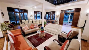Villa, 5 Bedrooms, Smoking, Private Pool | Interior