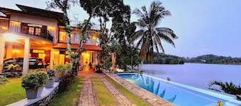 MYH - Lake Front Pvt Villa With Staff and Includes Free Breakfast of Your Choice