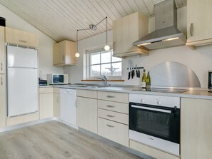 Fridge, microwave, dishwasher, cookware/dishes/utensils - "Mieka" - 400m from the sea by Interhome (Løkken)