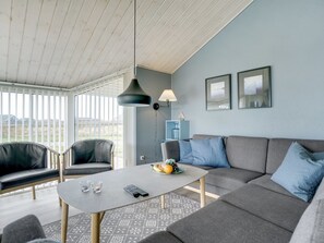 TV, fireplace - "Mieka" - 400m from the sea by Interhome (Løkken)