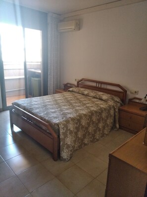 3 bedrooms, iron/ironing board