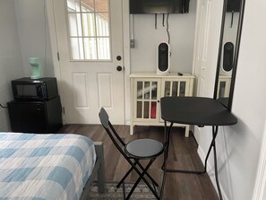 3 bedrooms, iron/ironing board, travel crib, free WiFi