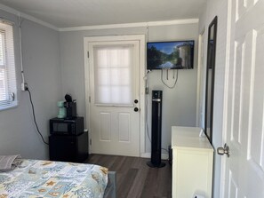 3 bedrooms, iron/ironing board, travel crib, free WiFi