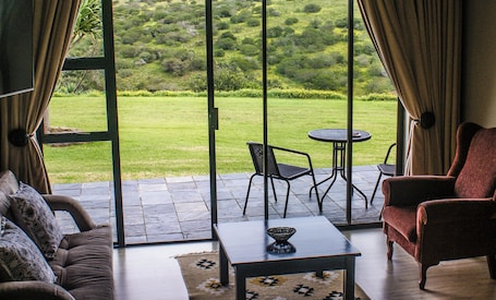 Executive Suite | Living area